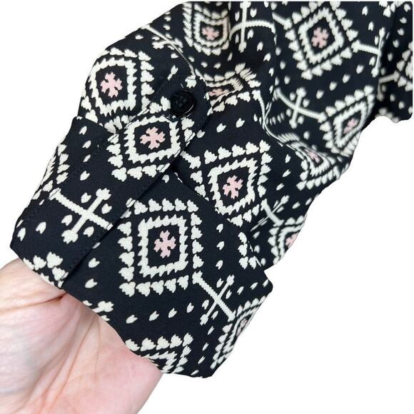 NWT Aqua Women's Aztec Geo Print Split Neck Roll-Tab Sleeve Romper XS - Picture 6 of 15